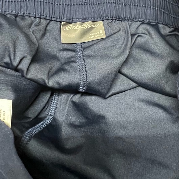 Eddie Bauer Navy Blue TULIP HEM Golf Skirt SKORT
Size Small Pockets - Picture 4 of 5